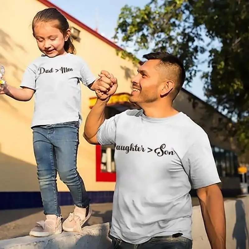 Наряды для отца и дочки, комплект одежды Daddys для девочек, одинаковые Семейные футболки, одежда для папы и меня, мужские и детские футболки дл...
Наряды для отца и дочки, комплект одежды Daddys для девочек, одинаковые Семейные футболки, одежда для папы и меня, мужские и детские футболки дл...