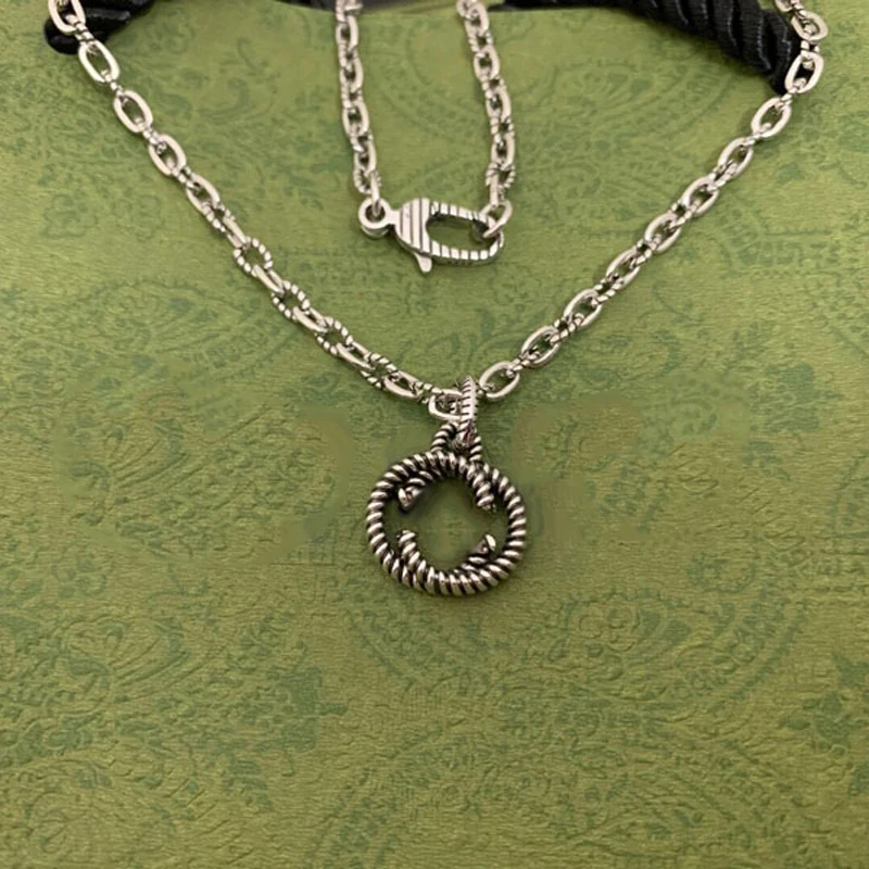 Light luxury brand jewelry s925 sterling silver 1:1 fashion retro style necklace men and women couples Christmas birthday gifts
Light luxury brand jewelry s925 sterling silver 1:1 fashion retro style necklace men and women couples Christmas birthday gifts