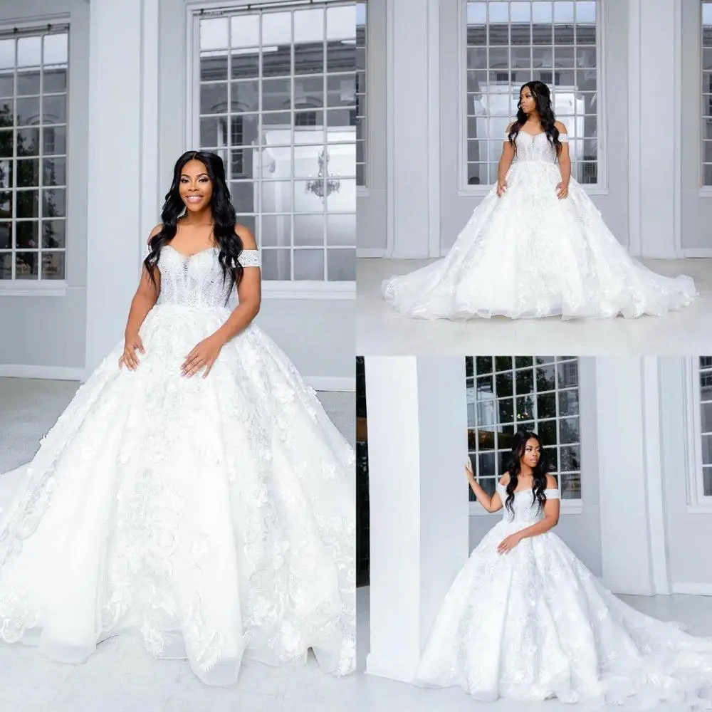 Plus Size African Ball Gown Wedding Dresses Sexy Off Shoulder 3D Floral Appliques Bridal Gown Court Train Vestidos De Novia
Plus Size African Ball Gown Wedding Dresses Sexy Off Shoulder 3D Floral Appliques Bridal Gown Court Train Vestidos De Novia