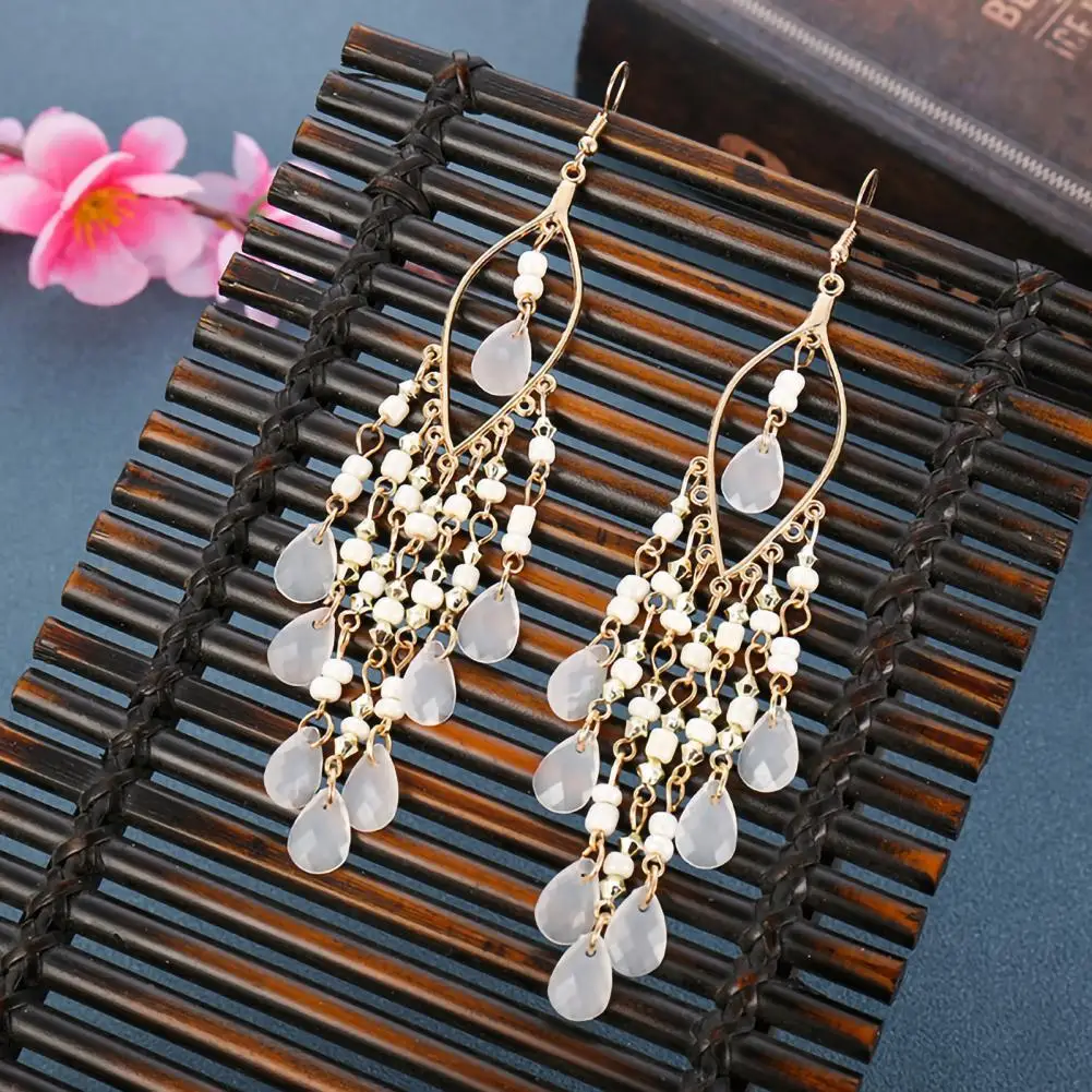 1 Pair Dangle Earrings Wear-resistant Accessory Fine Workmanship Vintage Multicolor Hook Earrings Drop Earrings for Prom
1 Pair Dangle Earrings Wear-resistant Accessory Fine Workmanship Vintage Multicolor Hook Earrings Drop Earrings for Prom