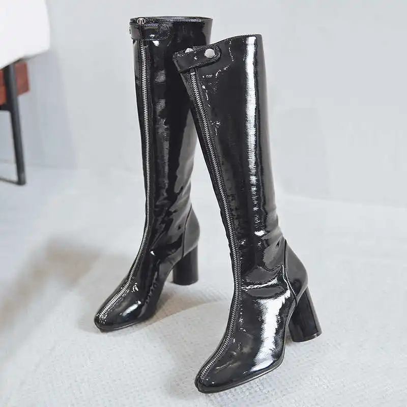 Boots women's white knee length boots 2019 new autumn thick heel high cylinder Knight boots small and versatile
Boots women's white knee length boots 2019 new autumn thick heel high cylinder Knight boots small and versatile