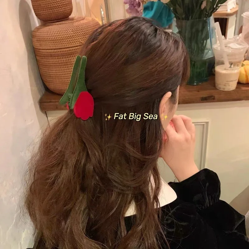 Cute love girly sense of tulip catching clip hairpin gentle Korean shark clip hairpin niche net celebrity the same trend
Cute love girly sense of tulip catching clip hairpin gentle Korean shark clip hairpin niche net celebrity the same trend