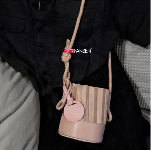 High quality Lady Casual Fold Bucket Bags Women Pleated Shoulder Bag Polyester Shopping Tote Crossbody Bag Female Handbags
High quality Lady Casual Fold Bucket Bags Women Pleated Shoulder Bag Polyester Shopping Tote Crossbody Bag Female Handbags