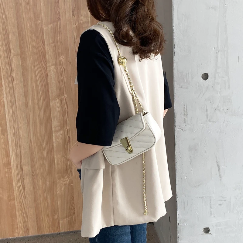 High-quality Diamond Bag Fashion Transfer Beads Small Bag Gold Bead Chain Bag 2021 New Summer Super Fire White Bag
High-quality Diamond Bag Fashion Transfer Beads Small Bag Gold Bead Chain Bag 2021 New Summer Super Fire White Bag