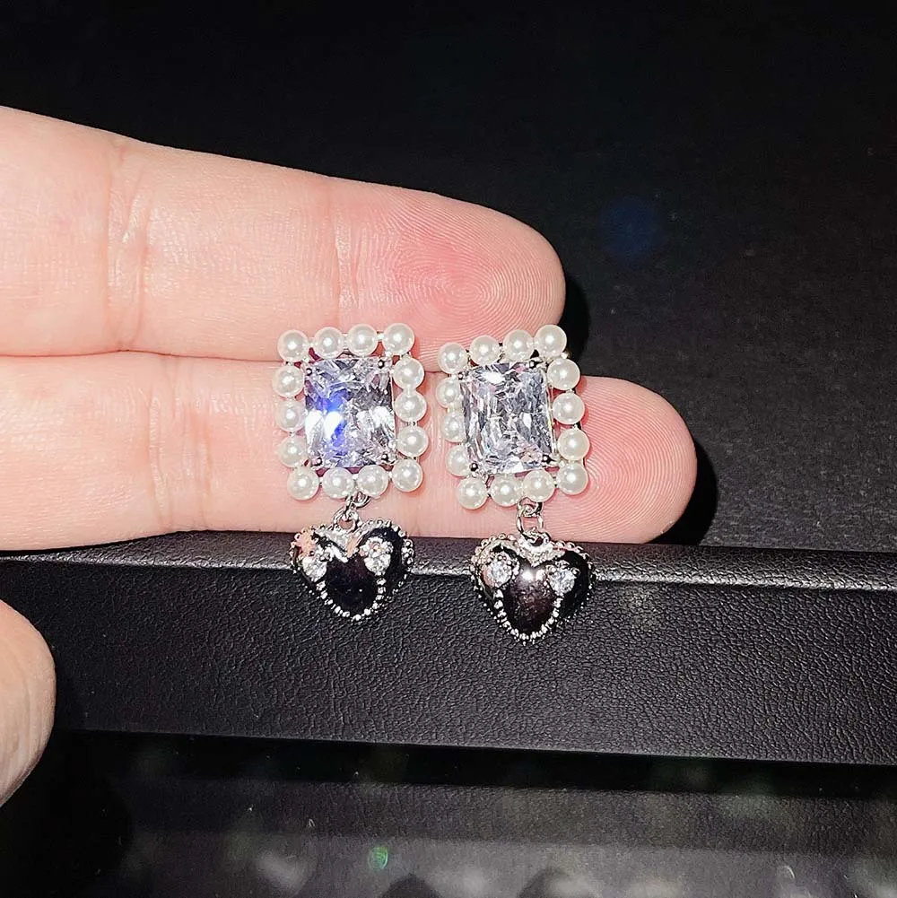 2021 Fashion Korean White Pearl Zircon Heart Stud Earring For Women 925 Silver Color Earrings Wedding Jewelry Valentine Gifts
2021 Fashion Korean White Pearl Zircon Heart Stud Earring For Women 925 Silver Color Earrings Wedding Jewelry Valentine Gifts