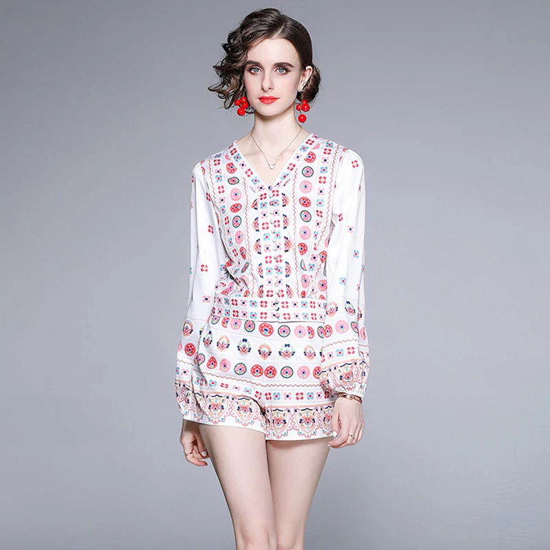 Summer Women's Suit French Retro V-neck Printed Long Sleeve Top + High Waist Wide Leg Shorts Sets New Female Sets X008
Summer Women's Suit French Retro V-neck Printed Long Sleeve Top + High Waist Wide Leg Shorts Sets New Female Sets X008