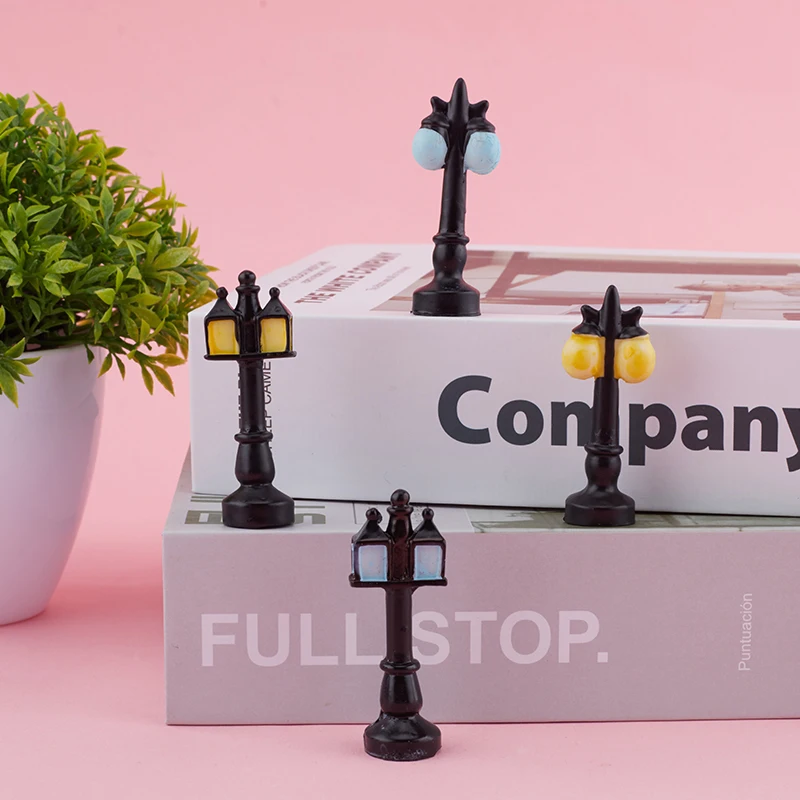 Retro Mini Street Lamp Miniature Garden Ornament Streetlight Figurines Fairy Garden Decoration Resin Craft Micro Landscaping 
Retro Mini Street Lamp Miniature Garden Ornament Streetlight Figurines Fairy Garden Decoration Resin Craft Micro Landscaping