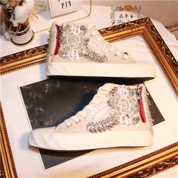 Heavy industry rhinestone fashion high canvas shoes 2019 new European station Joker fashion casual shoes women
Heavy industry rhinestone fashion high canvas shoes 2019 new European station Joker fashion casual shoes women