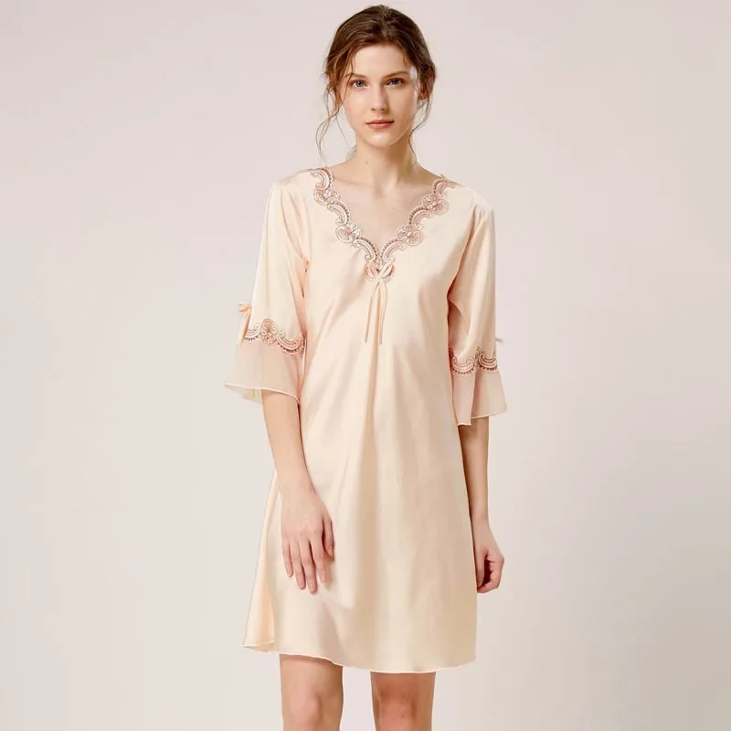 Women Sexy Summer Nightgown Sleepwear Silk Satin Short Nightdress Loose Casual Bathrobe Nightwear Female Home Dressing Gown
Women Sexy Summer Nightgown Sleepwear Silk Satin Short Nightdress Loose Casual Bathrobe Nightwear Female Home Dressing Gown