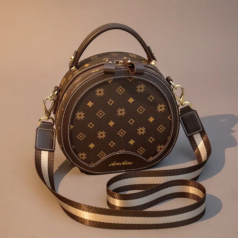 Genuine Leather Women Circular Bags 2021 New Fashion All Match Vintage Prints One Shoulder Bags Ladies Famous Handbags Sac Luxe
Genuine Leather Women Circular Bags 2021 New Fashion All Match Vintage Prints One Shoulder Bags Ladies Famous Handbags Sac Luxe