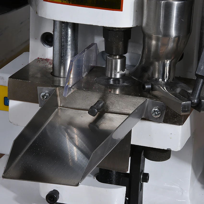 New Arrival 110V / 220V 1.1KW TDP-6 Single Tablet Press Machine Dry Powder Pressing Herbal Tablet Pressing Machine 3500pcs / H
New Arrival 110V / 220V 1.1KW TDP-6 Single Tablet Press Machine Dry Powder Pressing Herbal Tablet Pressing Machine 3500pcs / H