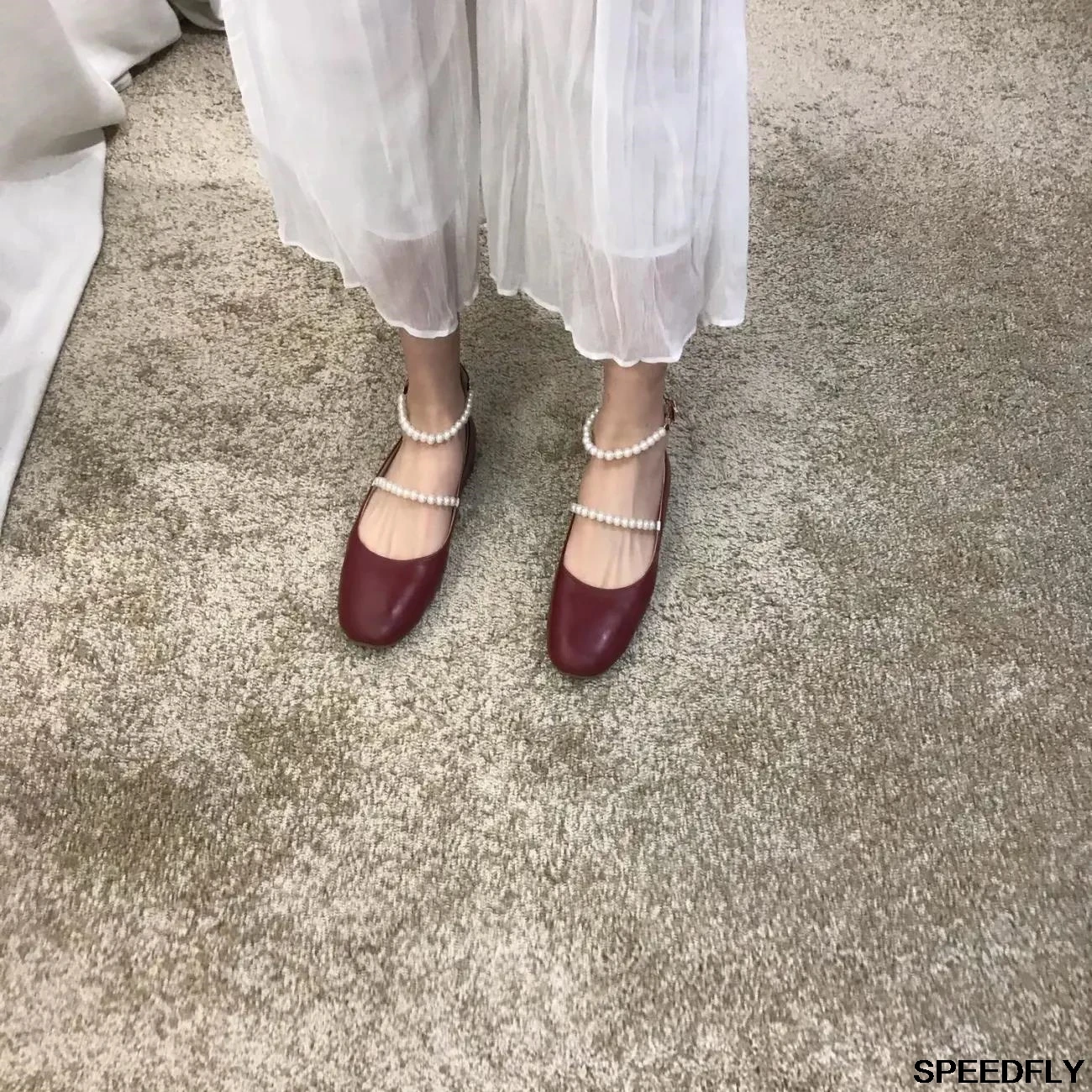 Chaussure à pois pour femmes, plate, en perles, rouge, douce, tempérament, printemps 2021
Chaussure à pois pour femmes, plate, en perles, rouge, douce, tempérament, printemps 2021
