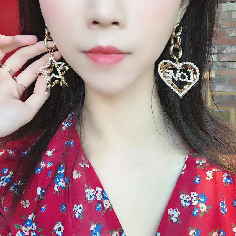 MENGJIQIAO Korean Rhinestone Hollow Heart Star Drop Earrings For Women Fashion Asymmetric Metal Chain Oorbellen Party Jewelry
MENGJIQIAO Korean Rhinestone Hollow Heart Star Drop Earrings For Women Fashion Asymmetric Metal Chain Oorbellen Party Jewelry