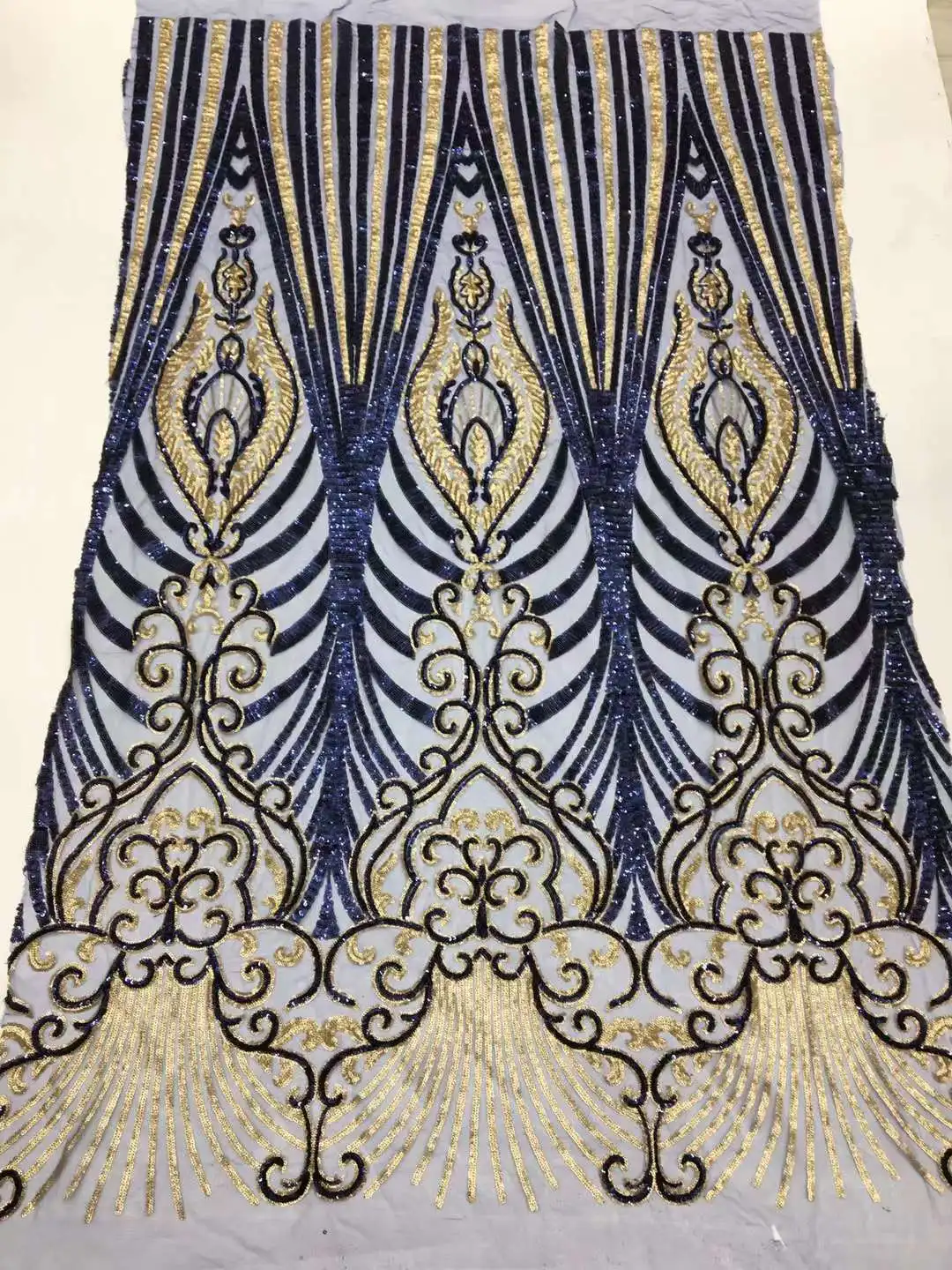 Beautiful sequined fabric Evening dresses design Embroidery French mesh yarn lace African fabric For party dress wedding dress
Beautiful sequined fabric Evening dresses design Embroidery French mesh yarn lace African fabric For party dress wedding dress