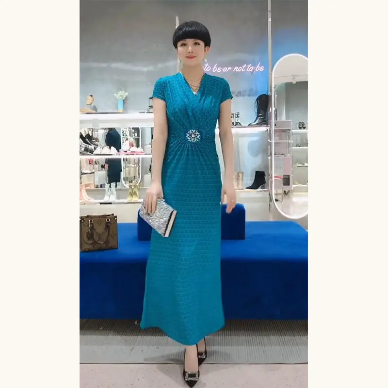 (made by yihaodi) blue dress women's 2021 spring and summer new large size nail bead slim over the knee fashion lady dress
(made by yihaodi) blue dress women's 2021 spring and summer new large size nail bead slim over the knee fashion lady dress