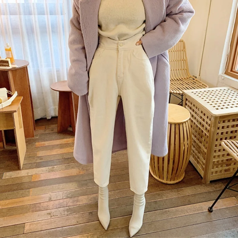 Women Harem Jeans Pants Fashion High Waist Loose White Denim Jeans Female Buttons Trousers Spring 2021 Streetwear
Women Harem Jeans Pants Fashion High Waist Loose White Denim Jeans Female Buttons Trousers Spring 2021 Streetwear