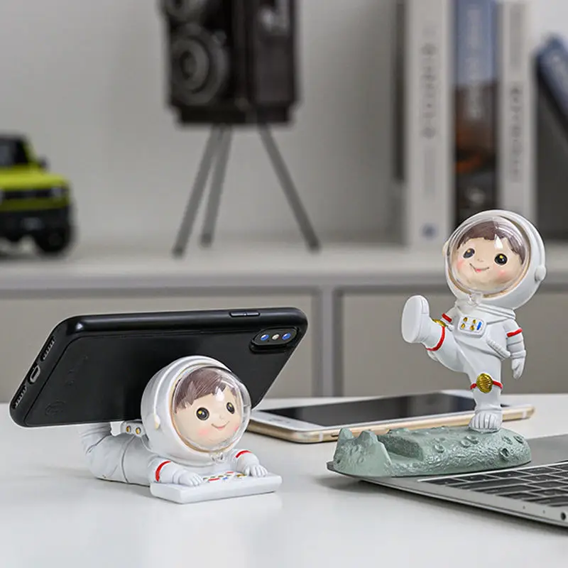 Creative Cute Astronaut Decoration Spaceman Lazy Artifact Mobile Phone Holder Ornament Desktop Stand for Mobile Phone iPad
Creative Cute Astronaut Decoration Spaceman Lazy Artifact Mobile Phone Holder Ornament Desktop Stand for Mobile Phone iPad