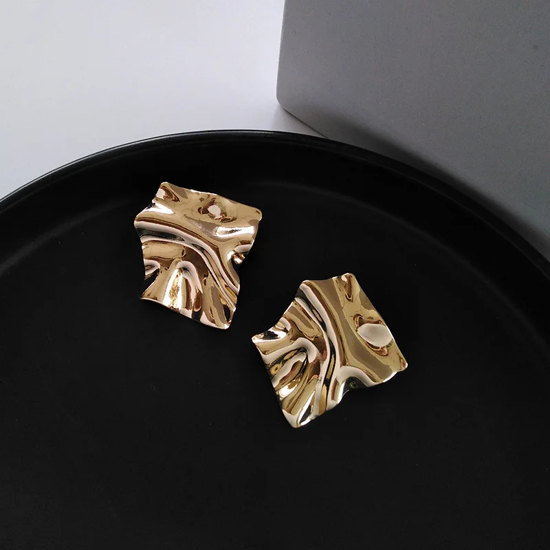 European and American Jewelry Irregular Metallic Earrings Shiny Gold Color Geometric Zinc Alloy Fashion Statement Earrings
European and American Jewelry Irregular Metallic Earrings Shiny Gold Color Geometric Zinc Alloy Fashion Statement Earrings