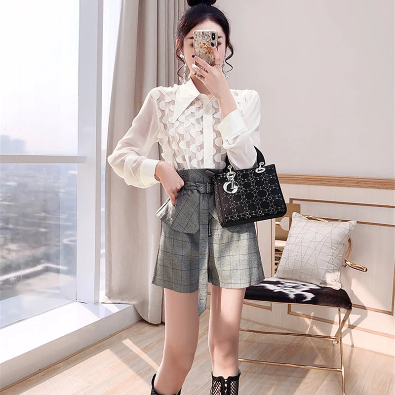 Spring Designers Office Lady Two Piece Outfits Women Fashion White Chiffon Blouse and Plaid Shorts Suit Set Twinset
Spring Designers Office Lady Two Piece Outfits Women Fashion White Chiffon Blouse and Plaid Shorts Suit Set Twinset