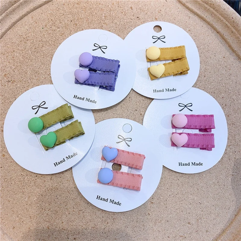 Korean Children's Hair Accessories Fashion Cute Love Round All-inclusive Fabric Duckbill Clip Sweet Girl Baby Hairpins Headwear 
Korean Children's Hair Accessories Fashion Cute Love Round All-inclusive Fabric Duckbill Clip Sweet Girl Baby Hairpins Headwear