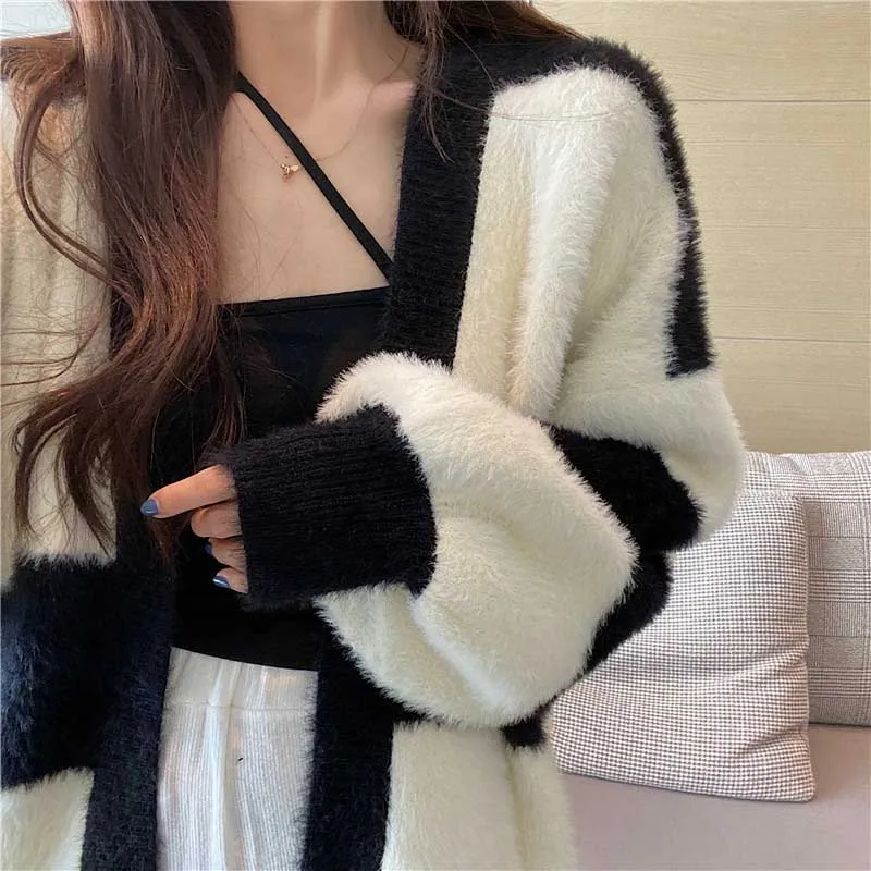 2020 Winter Woman New Fashion Striped Sweater Cardigan Jacket Korea French One-Piece Mink Wool Knitted Sweater Women Cardigans
2020 Winter Woman New Fashion Striped Sweater Cardigan Jacket Korea French One-Piece Mink Wool Knitted Sweater Women Cardigans