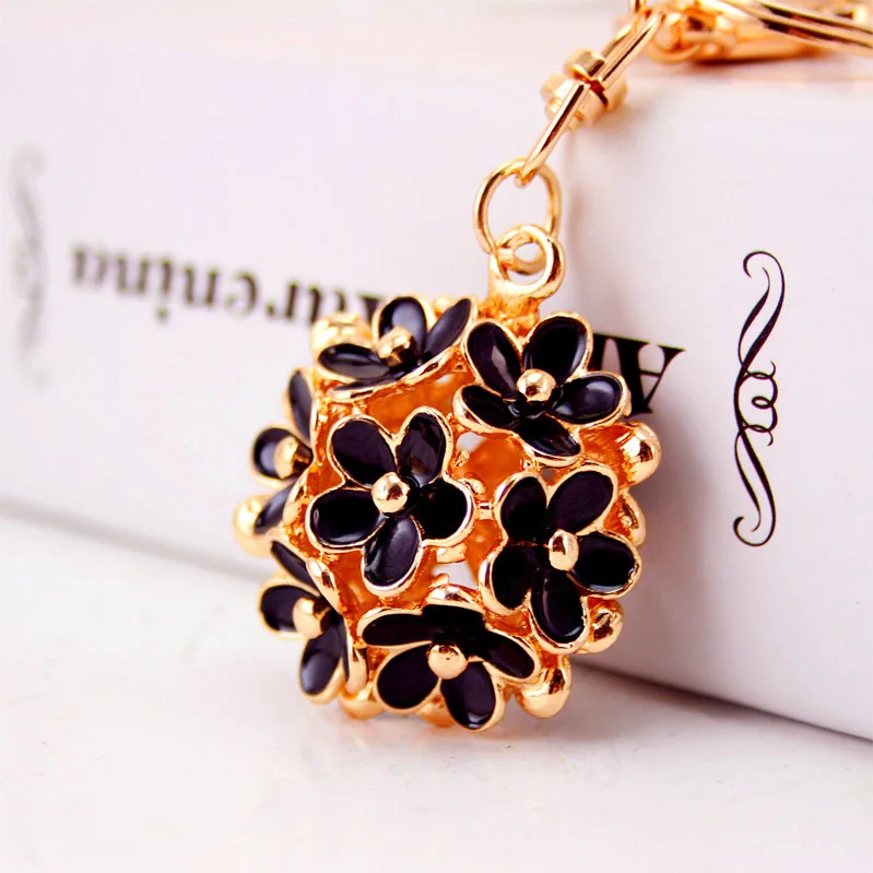 Exquisite Enamel Lucky Flower Keychain Female Bag Accessories Metal Pendant Three-dimensional Hollow Flower Keychain
Exquisite Enamel Lucky Flower Keychain Female Bag Accessories Metal Pendant Three-dimensional Hollow Flower Keychain
