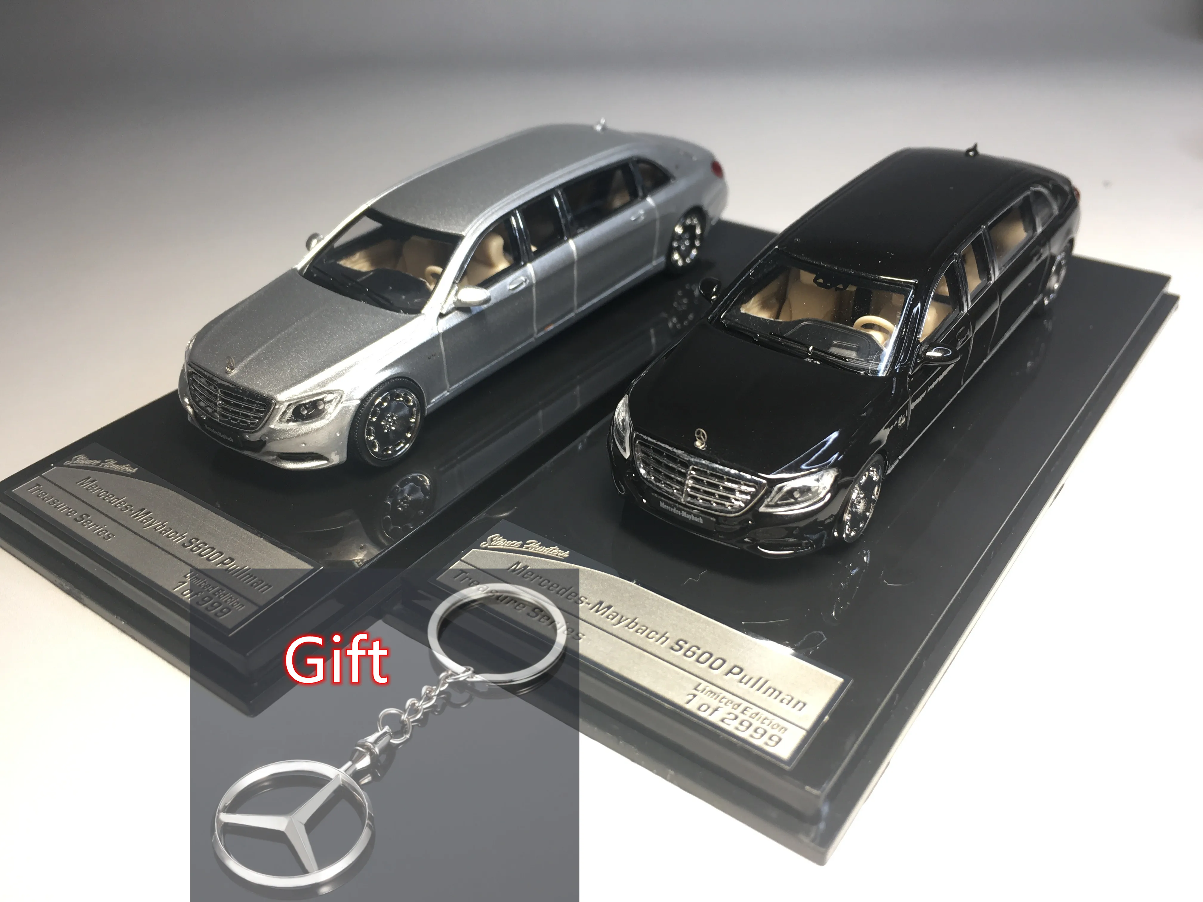 SH 1:64 Pullman S60 DieCast Model Car Collection Limited 
SH 1:64 Pullman S60 DieCast Model Car Collection Limited