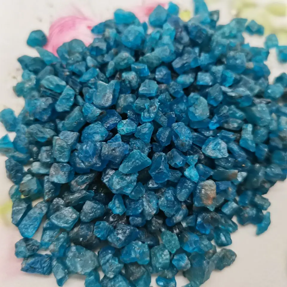 

Натуральные маленькие Размеры Синий Апатит полированные камни Кристальный гравий натуральный образец драгоценного камня украшения из нат...