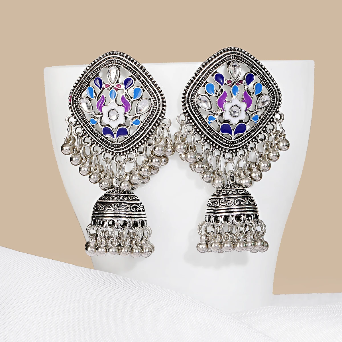 Bollywood Oxidized Earrings For Women Vintage Silver Alloy Ethnic Flower Bohemian Tassel Jhumka Dangle Earrings серьги
Bollywood Oxidized Earrings For Women Vintage Silver Alloy Ethnic Flower Bohemian Tassel Jhumka Dangle Earrings серьги