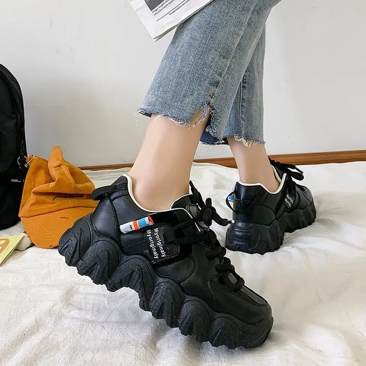 2020 women's autumn new thick bottom front lace leather stitching sneakers casual breathable increased wear non-slip shoes
2020 women's autumn new thick bottom front lace leather stitching sneakers casual breathable increased wear non-slip shoes