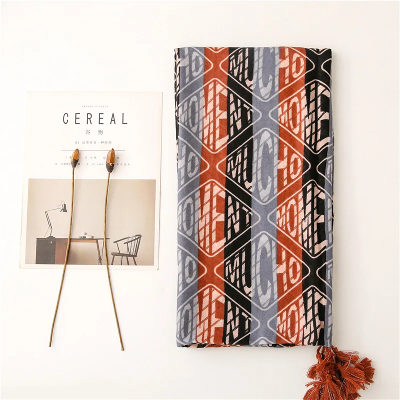 Graffiti blue shawl female summer Korean version cotton linen gauze holiday multi-functional sunscreen scarf shawl beach towel
Graffiti blue shawl female summer Korean version cotton linen gauze holiday multi-functional sunscreen scarf shawl beach towel
