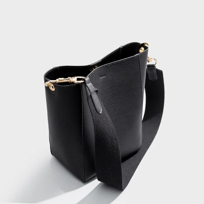 2021 Fashion Casual High-quality Designer Casual and Convenient Pure Color Wide Shoulder Strap Shoulder Bag Bolsos De Mujer Cc
2021 Fashion Casual High-quality Designer Casual and Convenient Pure Color Wide Shoulder Strap Shoulder Bag Bolsos De Mujer Cc