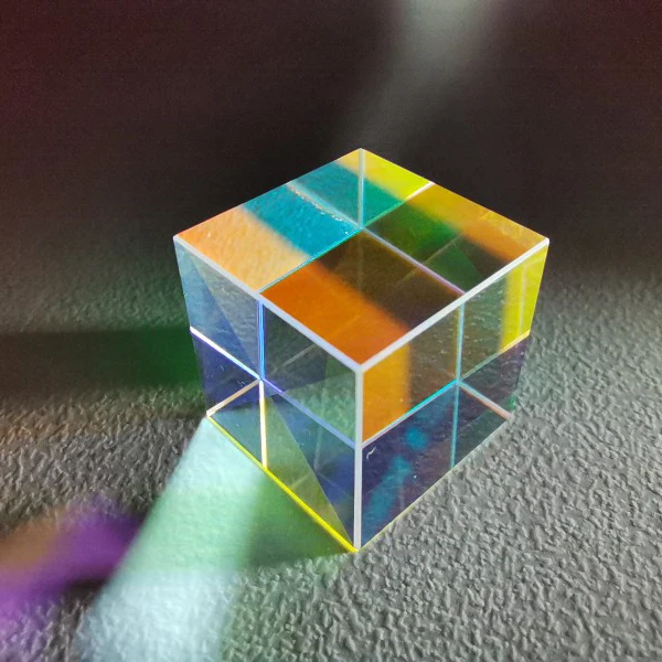 20mm Cubic Science Cube Optical Prisma Photography with Hexahedral Prism Home Decoration Prism Glass
20mm Cubic Science Cube Optical Prisma Photography with Hexahedral Prism Home Decoration Prism Glass