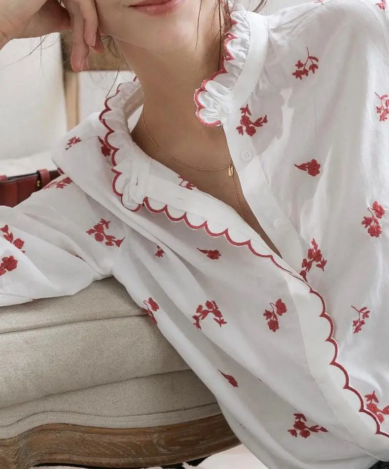 2019 New Vintage Delicate Flower Embroidered Wavy Edge Cotton Shirt
2019 New Vintage Delicate Flower Embroidered Wavy Edge Cotton Shirt