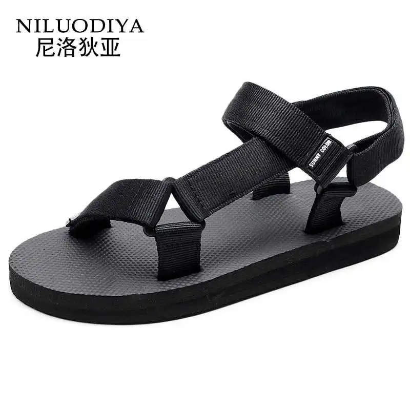 Couple sandals men's summer 2019 new fashion Roman style student sandals women's flat heel beach shoes fashion 
Couple sandals men's summer 2019 new fashion Roman style student sandals women's flat heel beach shoes fashion
