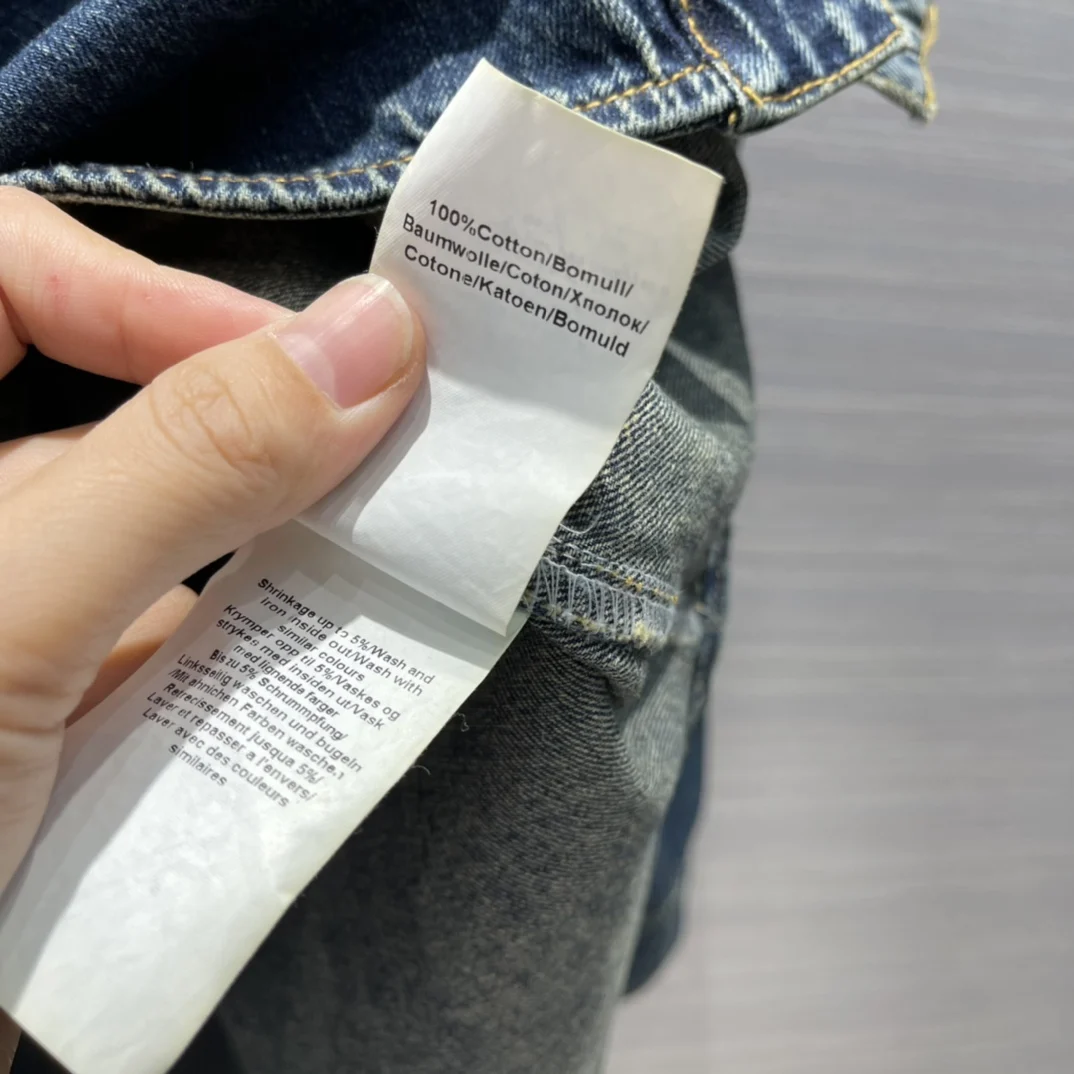2021 Early Spring Denim Shirts Women Luxury Brand New Fashion Turn-down Collar Single-breasted Jean Shirt Long Sleeve Shirts
2021 Early Spring Denim Shirts Women Luxury Brand New Fashion Turn-down Collar Single-breasted Jean Shirt Long Sleeve Shirts