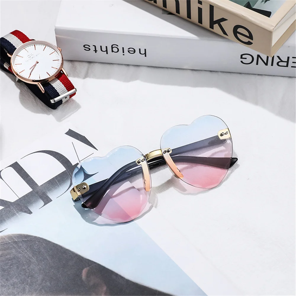 2021new Boys Girls Children's Cute Gradient Sunglasses Anti-uv Love Circle Sunglasses Outdoor Beach Photography Travel Universal
2021new Boys Girls Children's Cute Gradient Sunglasses Anti-uv Love Circle Sunglasses Outdoor Beach Photography Travel Universal
