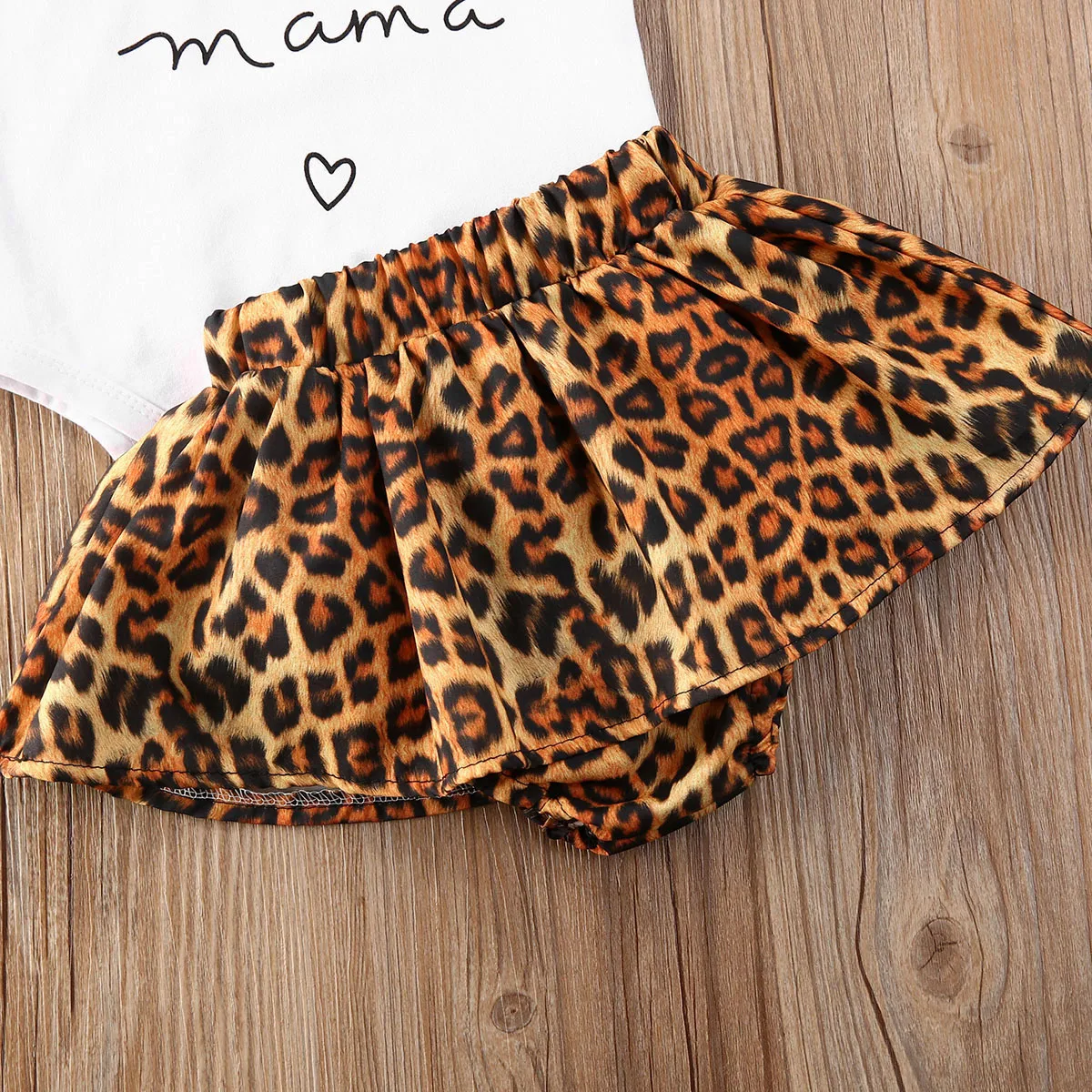0-24M Toddler Baby Girls Clothes Sets 3pcs Letter Ruffles Sleeve Romper Tops+Leopard Shorts+Headband
0-24M Toddler Baby Girls Clothes Sets 3pcs Letter Ruffles Sleeve Romper Tops+Leopard Shorts+Headband