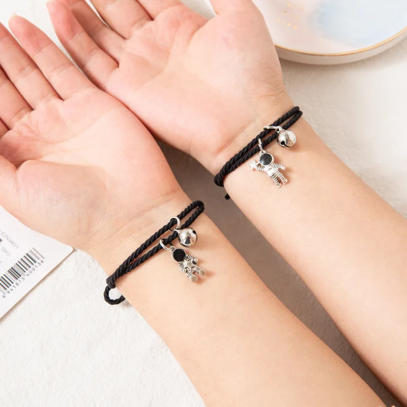 Europe and America Spaceman Couple Hand Strap Bracelet Multi-Color Hand Strap Fashion Simple Gift for Best Friends 2021 New
Europe and America Spaceman Couple Hand Strap Bracelet Multi-Color Hand Strap Fashion Simple Gift for Best Friends 2021 New