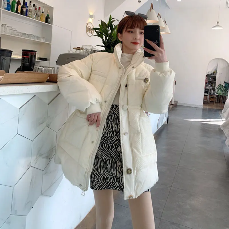 2021 Winter New Loose Down Jacket Small Fragrant Wind Women's Mid-length Coat Stand-up Collar Waist Outwear Thick Warm Overcoat 
2021 Winter New Loose Down Jacket Small Fragrant Wind Women's Mid-length Coat Stand-up Collar Waist Outwear Thick Warm Overcoat