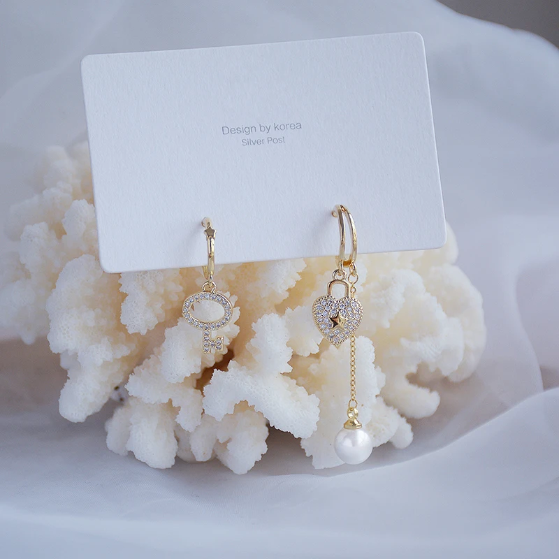 High Quality 14K Real Gold Heart-shaped Key Lock Earrings for Women Top Designer Luxury Jewelry AAA Zirconia S925 Silver Needle
High Quality 14K Real Gold Heart-shaped Key Lock Earrings for Women Top Designer Luxury Jewelry AAA Zirconia S925 Silver Needle