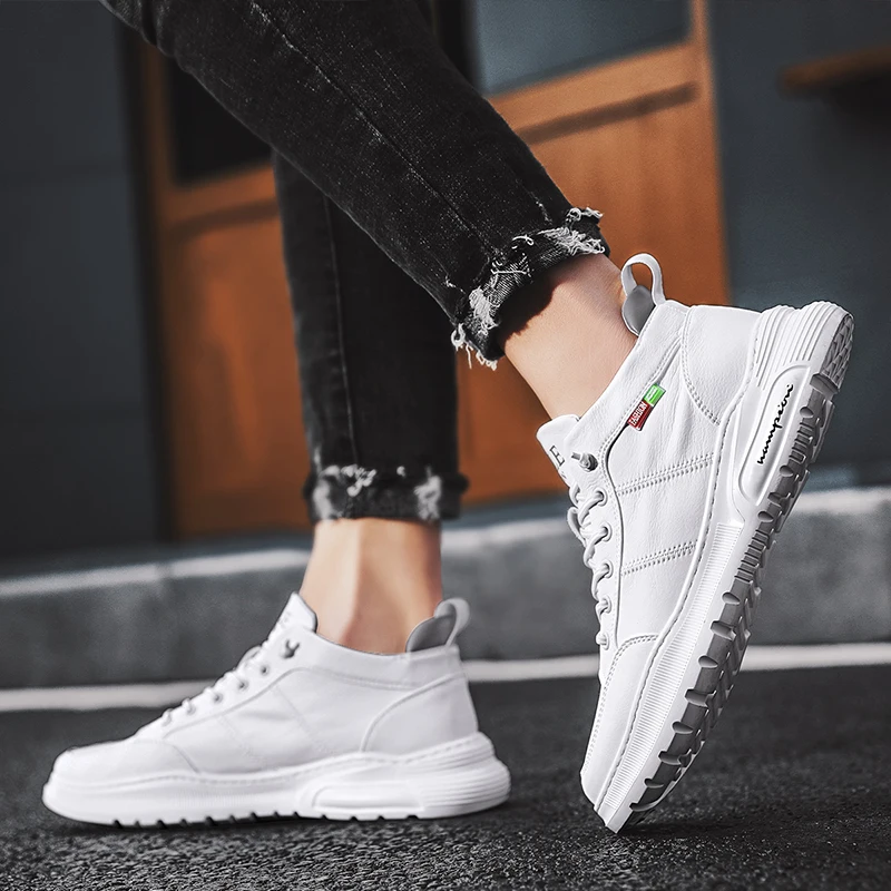 Men Ultralight Rubber-plastic Bottom Mid-top Sports Shoes for Couples 2020 New Fashion Comfortable Lightweight Running Shoes
Men Ultralight Rubber-plastic Bottom Mid-top Sports Shoes for Couples 2020 New Fashion Comfortable Lightweight Running Shoes
