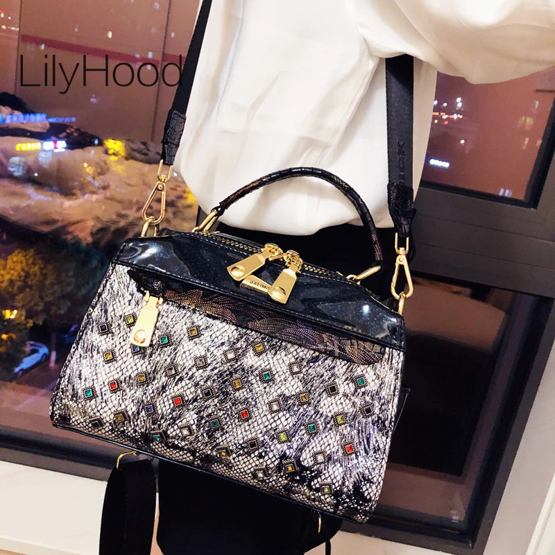 Women Vegan Leather Vintage Multi-color Rivets Serpentine Messenger Bag Female Retro 2022 Trendy Artificial Leather Shoulder Bag
Women Vegan Leather Vintage Multi-color Rivets Serpentine Messenger Bag Female Retro 2022 Trendy Artificial Leather Shoulder Bag