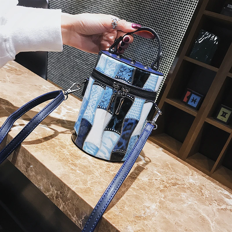 Luxury Handbags for Women 2021 New Women's Bucket Bag Fashion Crossbody Bag for Phone Cylindrical Women's Shoulder Bag Leather
Luxury Handbags for Women 2021 New Women's Bucket Bag Fashion Crossbody Bag for Phone Cylindrical Women's Shoulder Bag Leather