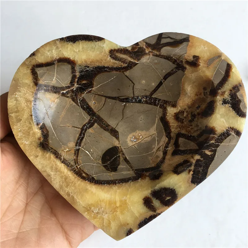 Natural Quartz Heart Bowl Shape Crystal Hand Carved Rough Stone Healing Gemstone Decor
Natural Quartz Heart Bowl Shape Crystal Hand Carved Rough Stone Healing Gemstone Decor