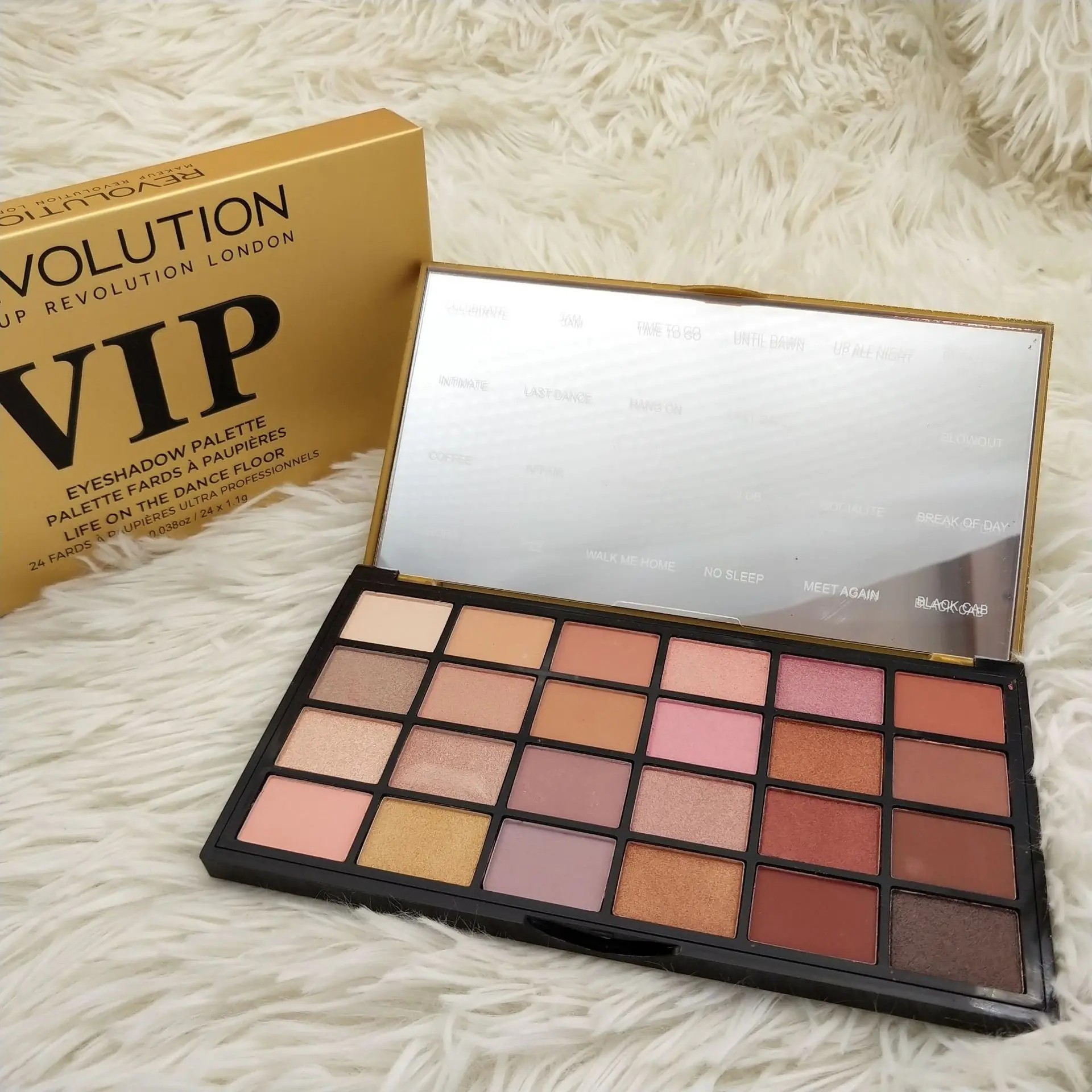 REVO 24 цвета, палитра теней для век, Женская матовая блестящая пигментная палитра теней для век, металлическая Бриллиантовая палитра для маки...
REVO 24 цвета, палитра теней для век, Женская матовая блестящая пигментная палитра теней для век, металлическая Бриллиантовая палитра для маки...