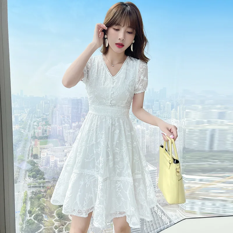 2021 summer new short sleeve goddess V-neck white skirt Korean dongdamen women's embroidered dress
2021 summer new short sleeve goddess V-neck white skirt Korean dongdamen women's embroidered dress