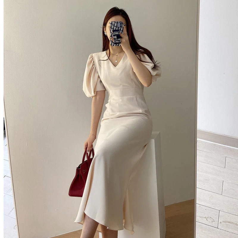 GALCAUR Temperament Dress For Women V Neck Lantern Short Sleeve High Waist Tunic Bodycon Midi Dresses Female 2021 Summer Clothes 
GALCAUR Temperament Dress For Women V Neck Lantern Short Sleeve High Waist Tunic Bodycon Midi Dresses Female 2021 Summer Clothes