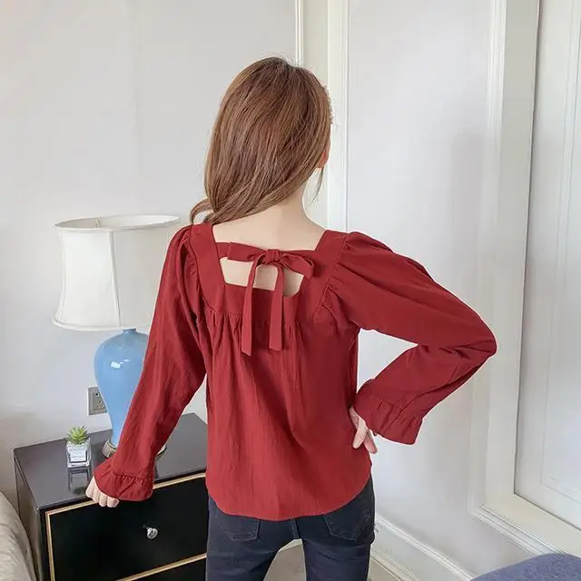2021 Spring Autumn Vintage Women Blouse Square Collar Puff Sleeve Bow Solid Elegant Shirts New Fashion Tops for Female D50 
2021 Spring Autumn Vintage Women Blouse Square Collar Puff Sleeve Bow Solid Elegant Shirts New Fashion Tops for Female D50