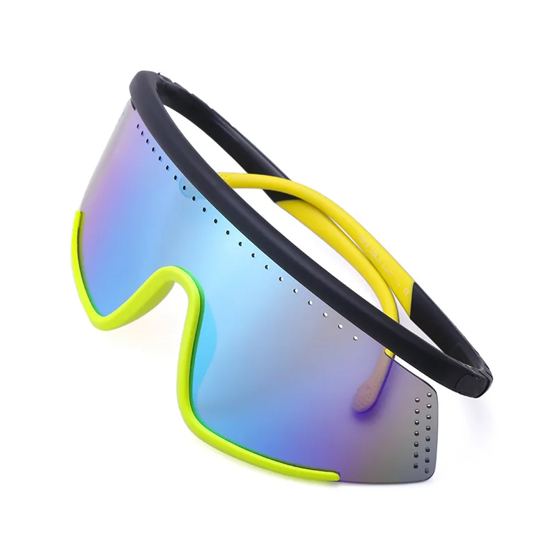 2021 new European and American colorful outdoor riding goggles men's one lens Sports Sunglasses men's trendy Sunglasses 
2021 new European and American colorful outdoor riding goggles men's one lens Sports Sunglasses men's trendy Sunglasses